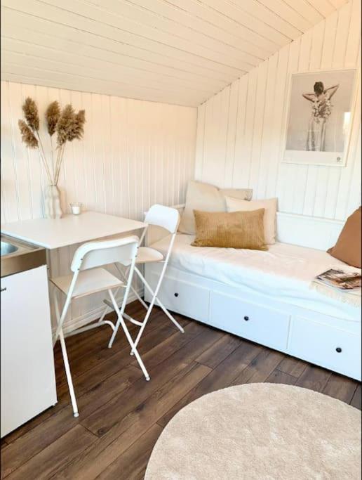 Seaside Chalet Hjalteby
